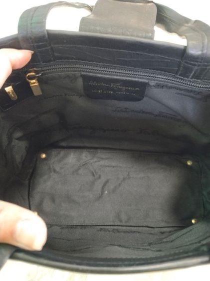 กระเป๋าถือหนังแท้สีดำ Ferragamo รูปที่ 5