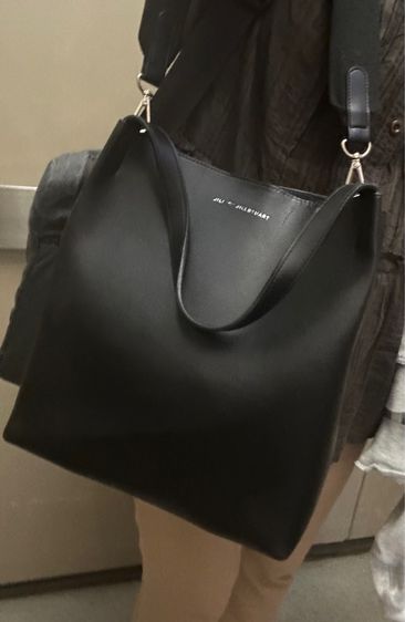 กระเป๋าสะพายหนังแท้สีดำ จิวสจ๊วด รูปที่ 3