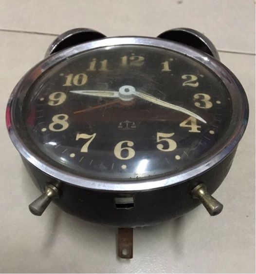 นาฬิกาปลุกตั้งโต๊ะ แบบไขลาน ของประเทศฮ่องกง นาฬิกายังเดินปกติ ตั้งเวลาปลุกแล้วยังปลุกได้ปกติ รูปที่ 4