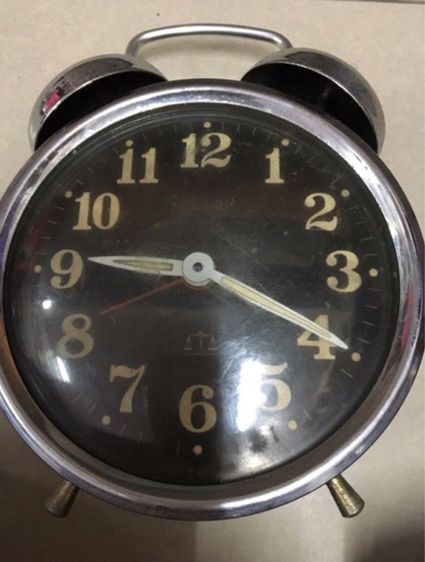 นาฬิกาปลุกตั้งโต๊ะ แบบไขลาน ของประเทศฮ่องกง นาฬิกายังเดินปกติ ตั้งเวลาปลุกแล้วยังปลุกได้ปกติ รูปที่ 8