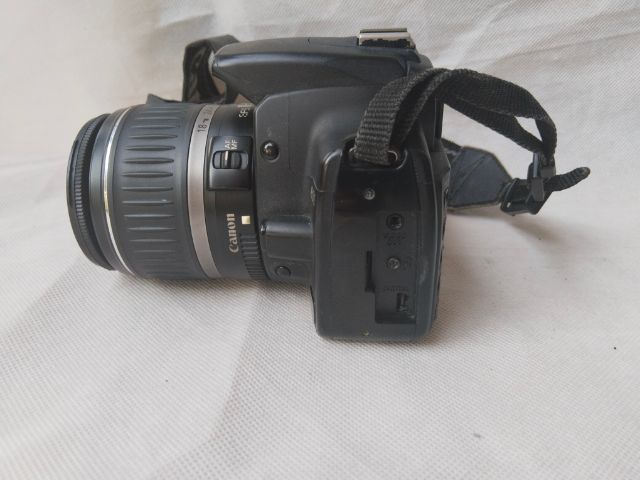 กล้องดิจิตอล​ Body​ canon​ eos​ 350d ใช้งานได้ปกติ​ เลนส์ใส​ อุปกรณ์ครบ​ ตำหนิหน้าจอย่น และยางปิดเสื่อมตามรูป รูปที่ 4