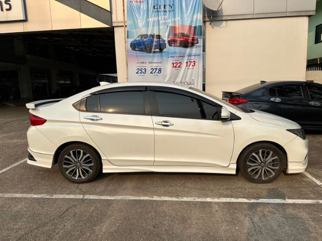 Honda City 2017 1.5 Sv Plus i-VTEC Sedan เบนซิน ไม่ติดแก๊ส เกียร์อัตโนมัติ ขาว รูปที่ 3