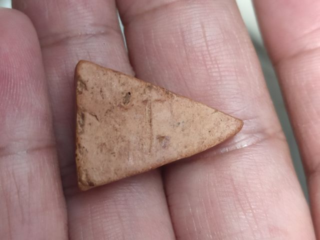 พระนางพญาหลวงพ่อกวยรุ่นฝังลูกนิมิตปี 2521

 รูปที่ 5