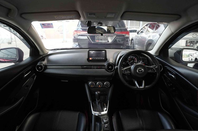 Mazda Mazda 2 2019 1.3 Sports High Connect Sedan เบนซิน เกียร์อัตโนมัติ แดง รูปที่ 4