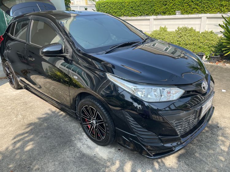 Toyota Yaris 2018 1.2 J Sedan เบนซิน ไม่ติดแก๊ส เกียร์อัตโนมัติ ดำ รูปที่ 4