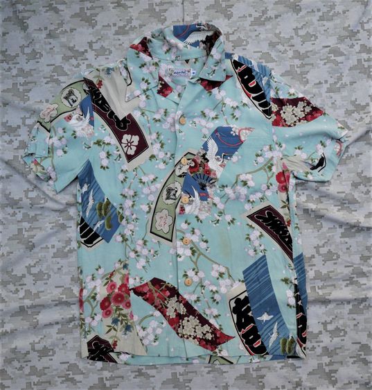 Modish Style Japanese Pattern Cherry Blossom Fubuki Japanese Crane Rayon Aloha Shirt Coconut Button  รูปที่ 1