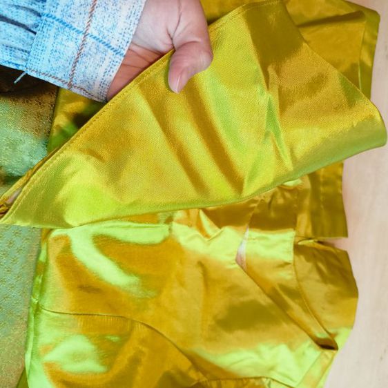 ชุดผ้าไหมสีเขียวทอง มือสอง เสื้อกางเกง รูปที่ 5