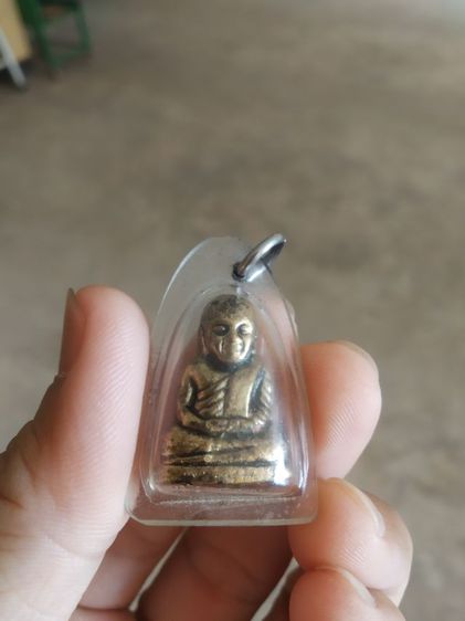 พระโลหะเนื้อทองเหลือง(พระรูปหล่อพระหลวงพ่อเงินอยู่ในกรอบพลาสติก(ไม่ทราบพระเกจิที่สร้าง)(340439))พระบ้านพระเครื่องรางของมงคล รูปที่ 3