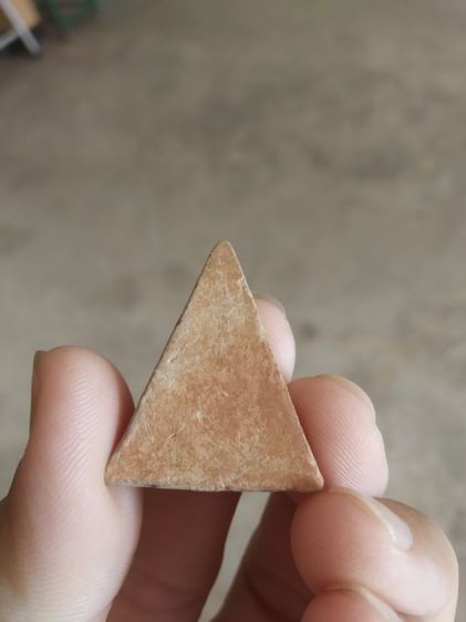 พระเนื้อดินผสมผง(พระพิมพ์พระนางพญาหลังเรียบเนื้อออกสีส้มแดง(ไม่ทราบพระเกจิที่สร้าง)(120409))พระบ้านพระเครื่องรางของมงคล รูปที่ 9