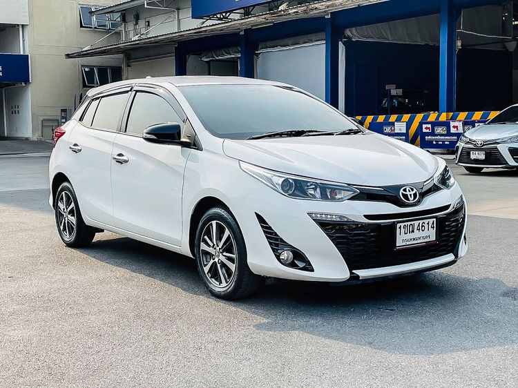 Toyota Yaris 2020 1.2 High Sedan เบนซิน ไม่ติดแก๊ส เกียร์อัตโนมัติ ขาว รูปที่ 3