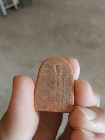 พระเนื้อดินเผา(พระพิมพ์พระซุ้มกอหลังเรียบเนื้อออกสีส้ม(ไม่ทราบพระเกจิที่สร้าง)(ไม่ทราบรุ่นและอายุ)(120411))พระบ้านพระเครื่องรางของมงคล รูปที่ 7