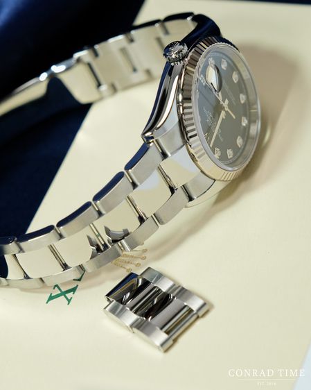 Rolex Datejust 126234 White Gold Blue Diamond Dial Fluted Bezel 2022 36mm. รูปที่ 5