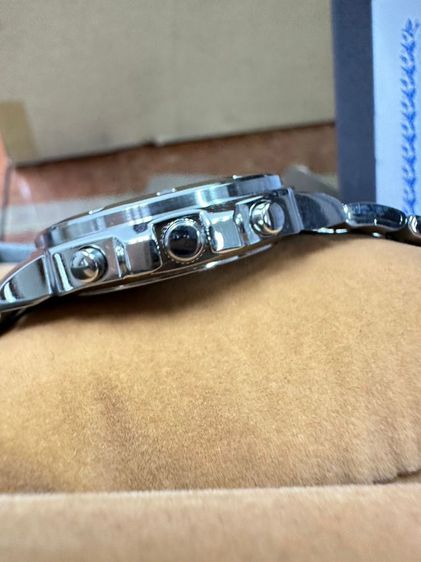 นาฬิกา seiko chronograph ซื้อมายังไม่ได้ใช้ครับมีครบทั้งกล่องและใบรับประกัน สนใจต่อรองราคาได้ครับนิดนึง รูปที่ 8