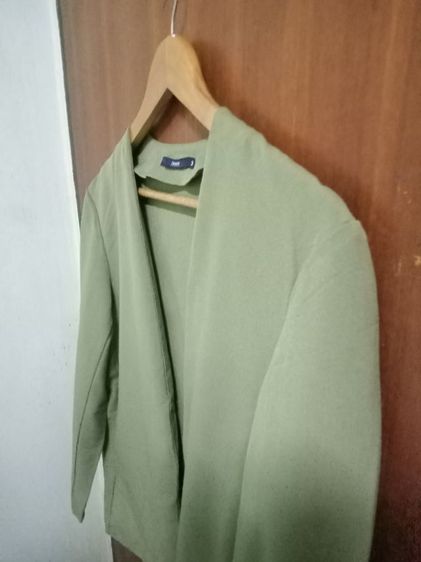 Coaopanic olive green blazer เสื้อคลุมผู้หญิงสีเขียวมะกอก size M อก 44 ยาว 25 แขนยาว 21 ไหล่กว้าง6 นิ้ว ไม่มีกระดุม สภาพดีมาก งานเก็บ รูปที่ 3