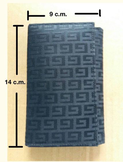 กระเป๋าสตางค์ Michel Angelo ใบยาว สีดำ หนังจระเข้ โลโก้M สีทอง หนังแท้ ของแท้ ขนาด10 × 20cm.
, 4ช่องธนบัติ
, 12ช่องใส่บัตร
,1ช่องซิป
สภาพสวย รูปที่ 5
