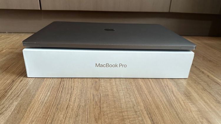 MacBook Pro 15 inch 2018 มีตำหนิ รูปที่ 6