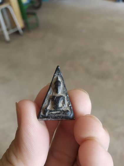 พระเนื้อดินผสมผงใบลานพิมพ์เล็ก(พระพิมพ์พระนางพญาหลังเรียบเนื้อออกสีดำ(130410)(ไม่ทราบพระเกจิที่สร้าง))พระบ้านพระเครื่องรางของมงคล รูปที่ 4