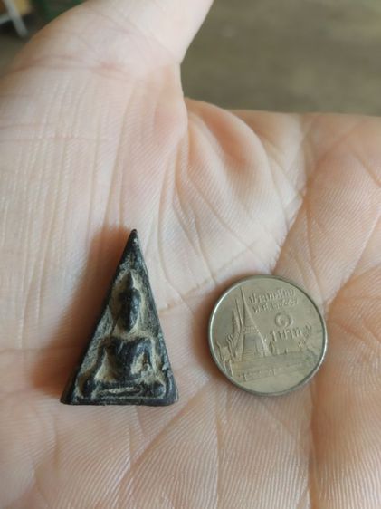 พระเนื้อดินผสมผงใบลานพิมพ์เล็ก(พระพิมพ์พระนางพญาหลังเรียบเนื้อออกสีดำ(130410)(ไม่ทราบพระเกจิที่สร้าง))พระบ้านพระเครื่องรางของมงคล รูปที่ 9