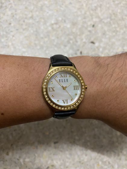 นาฬิกายี่ห้อ ELLE  ควอทซ์ ของแท้มือสอง ทองยังสวย สายหนังเปลี่ยนใหม่ 700฿ รูปที่ 11