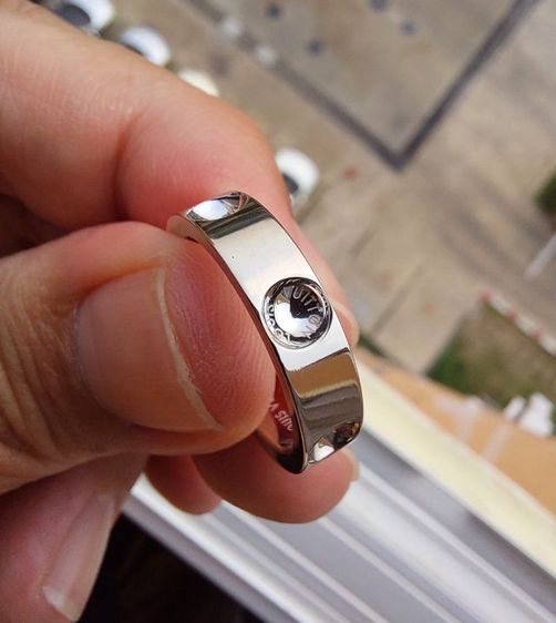 แหวนทองแท้ LOUIS VUITTON รุ่น EMPREINTE 18K WHITE GOLD MADE IN FRANCE 🇫🇷 🥰 ขายแล้วครับ 🙏 รูปที่ 4