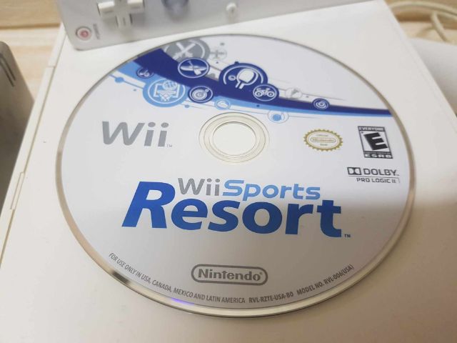 vาย Nintendo Wii ครบชุดพร้อมเล่น แผ่นเกมส์แท้ 1 แผ่น มีหม้อแปลงไฟญี่ปุ่นแถมให้ไม่ต้องหาซื้อเพิ่ม 950 รูปที่ 4