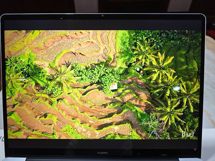 ขาย สุดยอด Laptop Huawei Matebook 13 เกรดเดียวกับ Mac วัสดุพรีเมียมอลูทั้งตัว นน โลนิดๆ จอสวยสีสดสว่างมาก Intel Core I ซื้อมาสามหมื่น ขายถูก รูปที่ 6