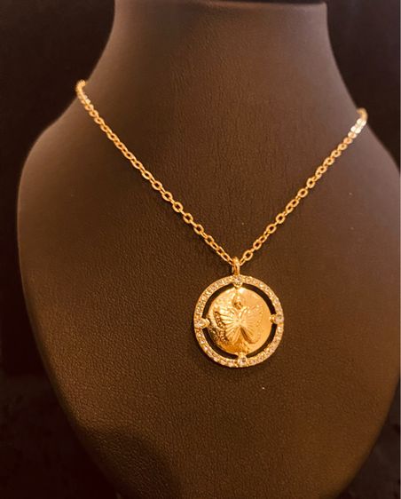 สร้อยพร้อมจี้  lovisa Gold Circle Diamante Butterfly Necklace รูปที่ 4