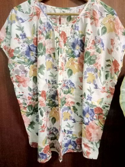 Indian Cotton Floral Blouse (made in India) เสื้อผู้หญิงแขนสั้นลายดอกผ้านิ่ม Free size อก 60 ยาว 27 แขนยาว 10 นิ้ว เหมาะกับอากาศร้อน  รูปที่ 3