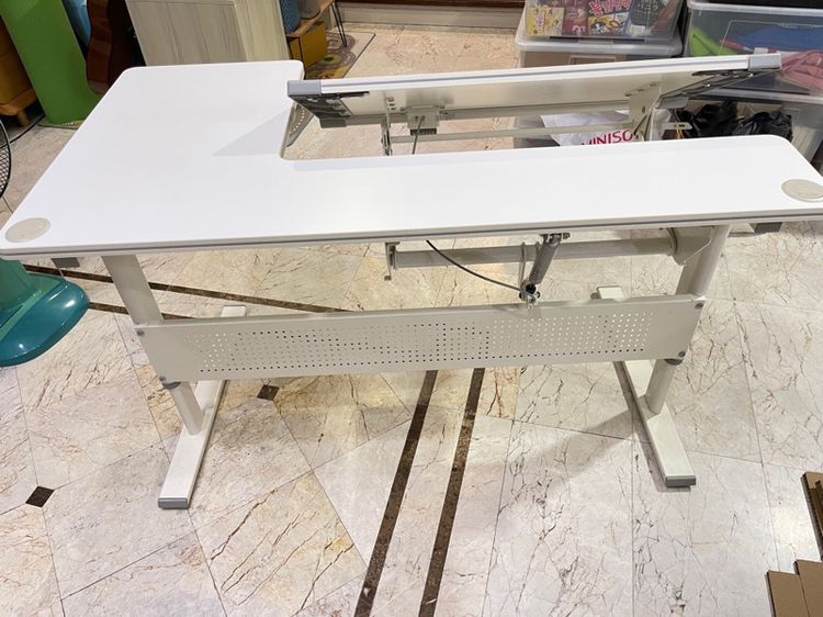 โต๊ะเขียนหนังสือ รูปที่ 4