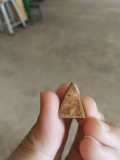 พระเนื้อดินพิมพ์เล็กทรงสามเหลี่ยม(พระพิมพ์พระนางพญาหลังเรียกเนื้อสีน้ำตาลเข้ม(140407)(ไม่ทราบพระเกจิที่สร้าง))พระบ้านพระเครื่องรางของมงคล รูปที่ 4