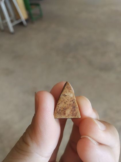 พระเนื้อดินพิมพ์เล็กทรงสามเหลี่ยม(พระพิมพ์พระนางพญาหลังเรียกเนื้อสีน้ำตาลเข้ม(140407)(ไม่ทราบพระเกจิที่สร้าง))พระบ้านพระเครื่องรางของมงคล รูปที่ 6