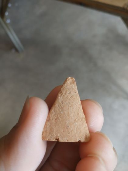 พระเนื้อดินพิมพ์เล็ก(พระพิมพ์พระนางพญาหลังเรียบเนื้อออกสีน้ำตาล(พระใหม่ไม่ทราบพระเกจิที่สร้าง)(140412))พระบ้านพระเครื่องรางของมงคล รูปที่ 6