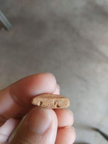 พระเนื้อดินพิมพ์เล็ก(พระพิมพ์พระนางพญาหลังเรียบเนื้อออกสีน้ำตาล(พระใหม่ไม่ทราบพระเกจิที่สร้าง)(140412))พระบ้านพระเครื่องรางของมงคล รูปที่ 17