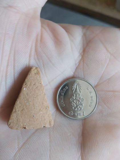 พระเนื้อดินพิมพ์เล็ก(พระพิมพ์พระนางพญาหลังเรียบเนื้อออกสีน้ำตาล(พระใหม่ไม่ทราบพระเกจิที่สร้าง)(140412))พระบ้านพระเครื่องรางของมงคล รูปที่ 11