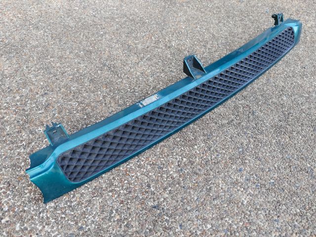 กระจังหน้า MAZDA 121 ปี 92-95 เก่าญี่ปุ่น สีเขียวเดิม สภาพสวย ไม่เคยทำสีใส่ใช้งานในรถบ้านเรา รูปที่ 2