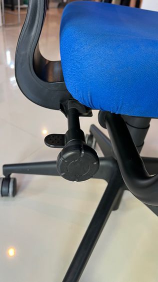 เก้าอี้ทำงานเพื่อสุขภาพ steelcase let's b office chair รูปที่ 4