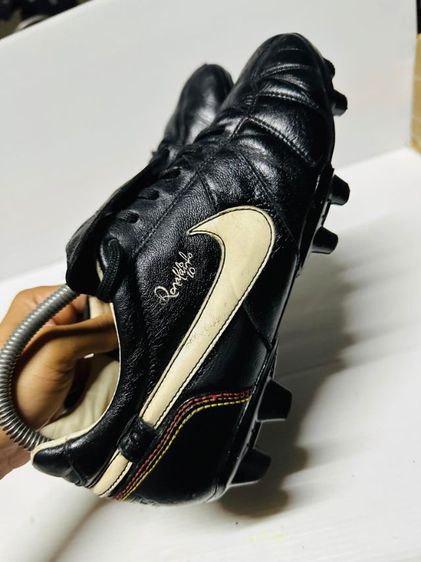รองเท้าฟุตบอล Nike Ronaldinho หนังจิงโจ้สายคลาสสิกของแท้ รูปที่ 5