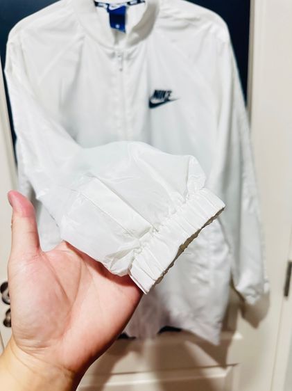 เสื้อแจ็คเก็ต(ผ้าร่มสีขาว) แบรนด์ Nike รูปที่ 3
