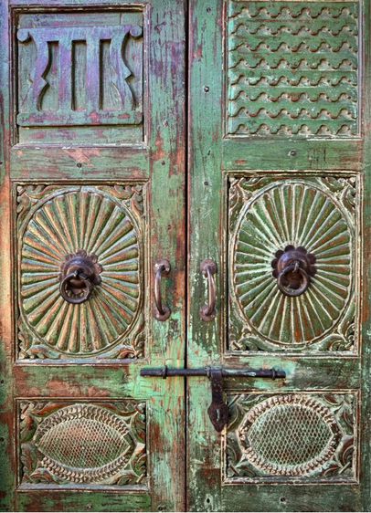 ประตูไม้หน้าบ้านโบราณสีเขียววินเทจ รูปที่ 5