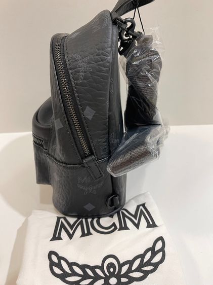 พร้อมส่ง 🔥Sale 12399🔥น่าร้ากก ถูกฝุดๆ ราคาช็อปไทย 30000++ สีตามตา เป้ MCM Stark leather Crossbody Backpack size Mini สีดำ สะพายเท่ห์มาก รูปที่ 8