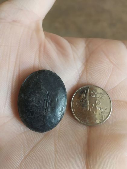 พระเนื้อว่านยารูปทรงเม็ดกระบก(พระรูปเหมือนพระหลวงปู่สรวงเทวดาเดินดิน(หลังมีรอยฝังตะกรุด)(วัดไพรพัฒนา)(จังหวัดศรีสะเกษปี2519))พระเครื่องราง รูปที่ 16