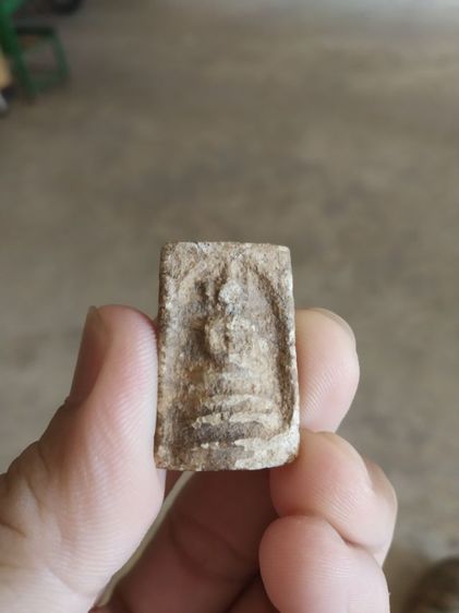 พระเนื้อว่านผสมผงพิมพ์กลาง(พระพิมพ์พระสมเด็จหลังเรียบ(ไม่สวยไม่ทราบพระเกจิที่สร้าง)(ไม่ทราบรุ่นและอายุ)(150403))พระบ้านพระเครื่องรางของมงคล รูปที่ 12