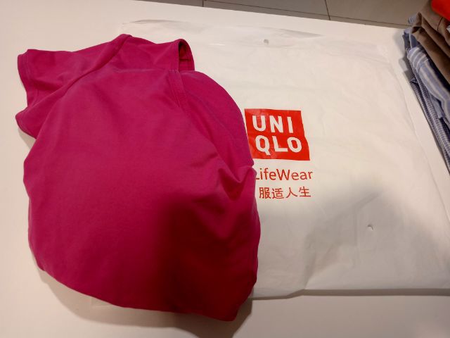 Uniqlo Airism เสื้อผู้หญิง สีจริงชมพูม่วงหรือม่วงอมชมพู size L 86-92 ซม.  อก 32 ยาว 22 แขนยาว 7 นิ้ว วัดจากไหล่ ไม่เคยใส่ เพราะใหญ่ไป รูปที่ 10