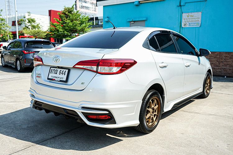 Toyota Yaris ATIV 2019 1.2 E Sedan เบนซิน ไม่ติดแก๊ส เกียร์อัตโนมัติ เทา รูปที่ 3