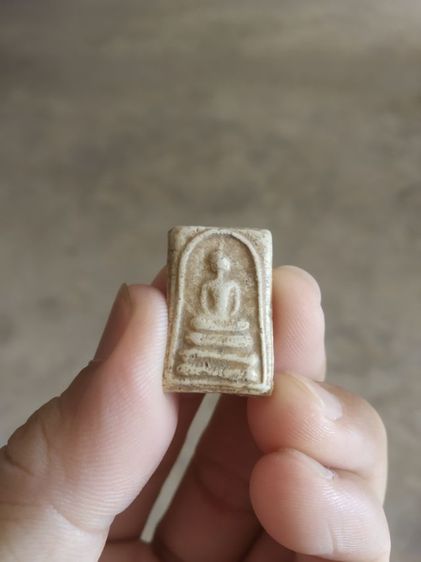 พระเนื้อว่านผสมผงพิมพ์เล็ก(พระพิมพ์พระสมเด็จหลังเรียบ(160407)(ไม่ทราบพระเกจิที่สร้างไม่ทราบรุ่นและอายุ))พระบ้านพระเครื่องรางของมงคล รูปที่ 17