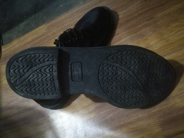 ขายรองเท้าคัทชูหนังแก้วสีดำ ยี่ห้อ บาจา (Bata) เบอร์ 6 us รูปที่ 3
