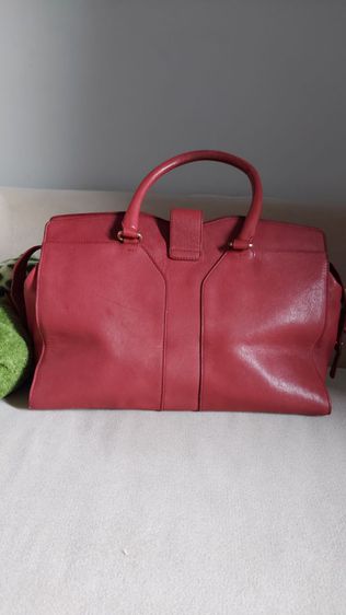 กระเป๋าถือ yves saint laurent สีแดง รูปที่ 2