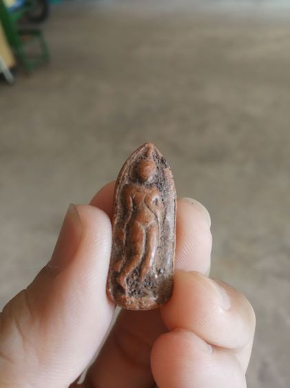 พระเนื้อดิน(พระพิมพ์พระปางลีลากำแพงทุ่งเศรษฐีหลังรูปดอกบัว(วัดศรีรัตนศาสดาราม)(จังหวัดกรุงเทพมหานคร))พระบ้านพระเครื่องรางของมงคล รูปที่ 8