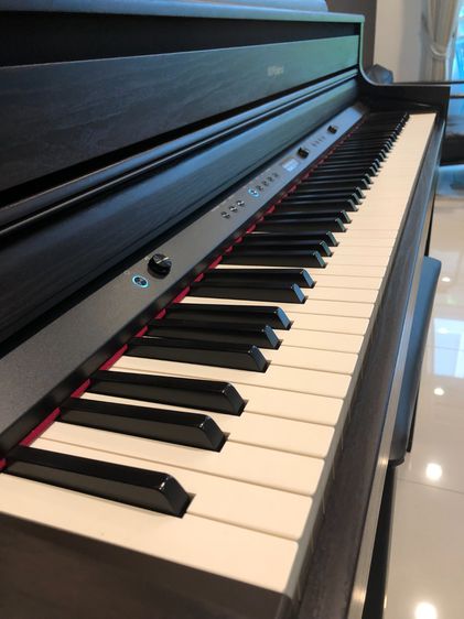 เปียโนไฟฟ้า Uplight Roland  รุ่น HP704 DR Digital Piano - สภาพมือหนึ่ง สี Rosewood รูปที่ 3