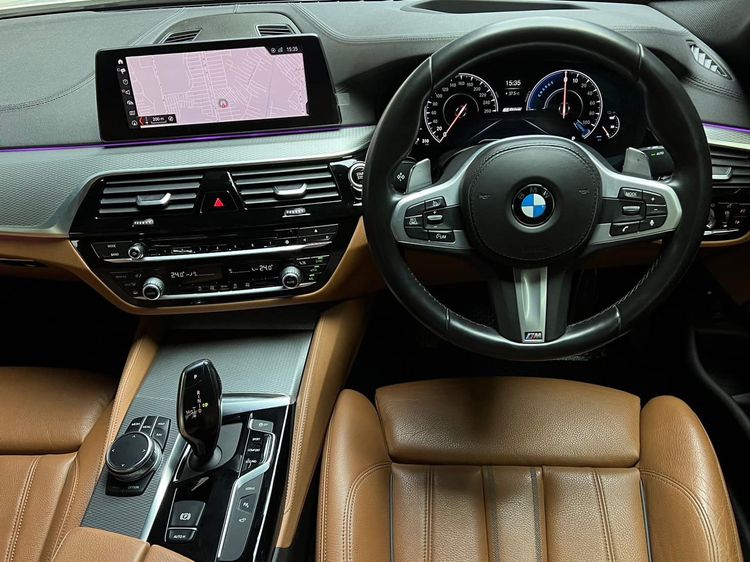 BMW Series 5 2019 530e Sedan ปลั๊กอินไฮบริด (PHEV) ไม่ติดแก๊ส เกียร์อัตโนมัติ ขาว รูปที่ 4